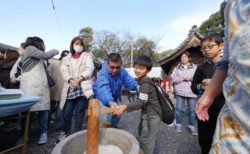 地域の餅つき