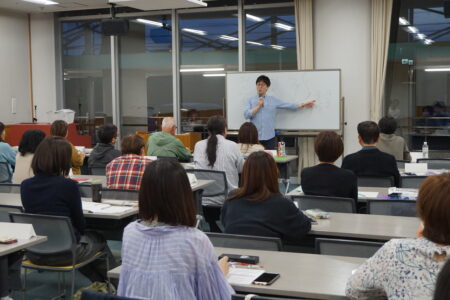 令和8年度 外国語講座の申込み受付始まります!